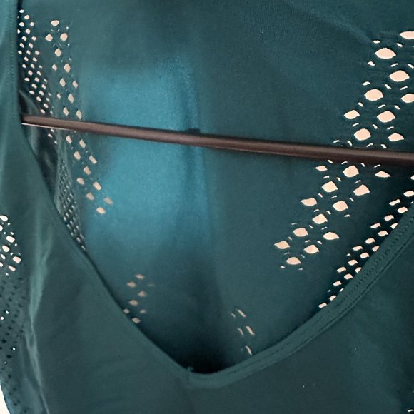 FABLETICS Adra Tank Teal Moisture Wicking Mesh Jacquard XL 12-14 NWT - Picture 4 of 6